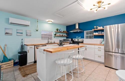 Crescent Beach Apartment | Crescent Beach Bungalow C