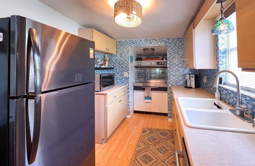 Crescent Beach Cottage | Crescent Beach Cottage | Dog-Friendly