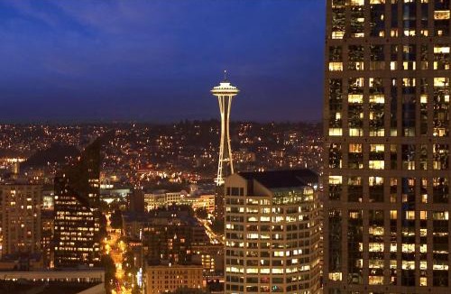 Downtown Seattle Hotel | Crowne Plaza Seattle - No Resort Fee - Newly Renovated IHG Hotel