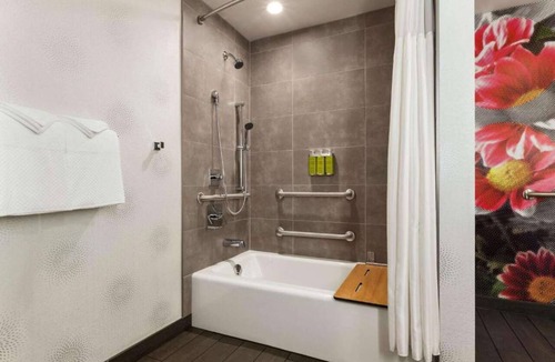 Whittier Hotel | CU Game Days | Restaurant + Mobility Access Room
