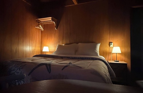 Sekiu Hotel | Curley's Resort & Dive Center
