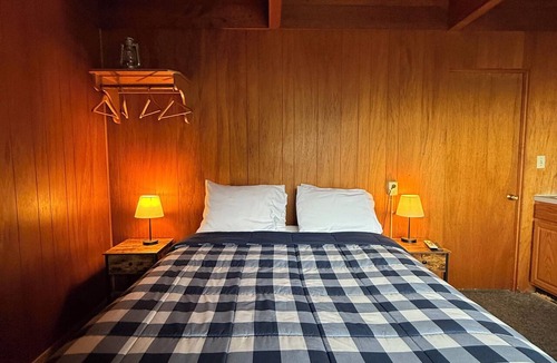 Sekiu Hotel | Curley's Resort & Dive Center