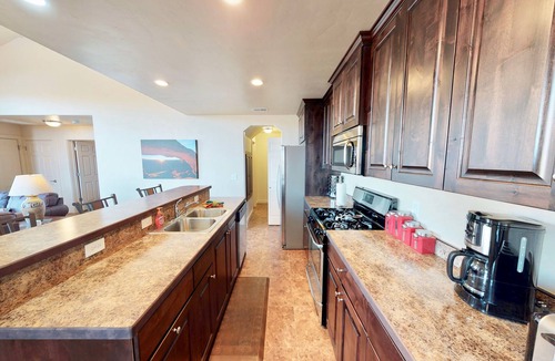 Moab South Valley Condo | Curtis La Vista ~ 7A1, 360 Views and Right Next to Pool and Basketball Court