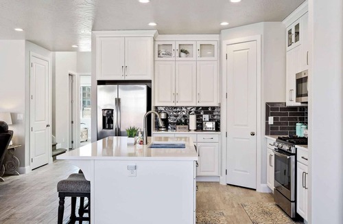 Sienna Hills House | Curtis Ladera RV PAD, Basketball Hoop, Community Pool