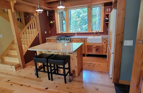 Port Orford Cabin | Custom A Frame Cabin -Firepit & Grill-WIFI & W/D- Pet Friendly! Close to Beach!