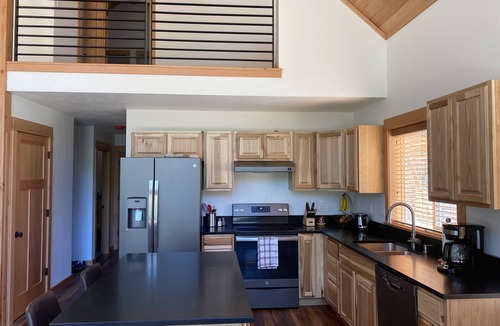 Vida House | Custom Built Home - Riverfront Home on the McKenzie River