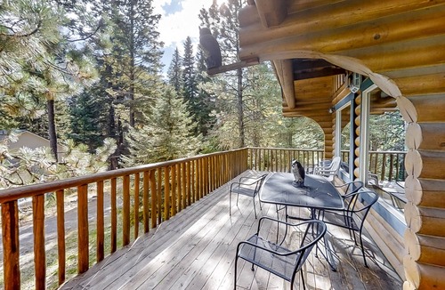 Wallowa County House | Custom-built log home w/gas grill, free WiFi, deck, and private location