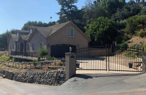El Cajon House | Custom Home in Quiet Neighbord in Tranquil San Diego County!