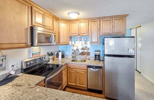 Lincoln City Condo | Cute Oceanfront Condo - Top Floor - Fireplace!
