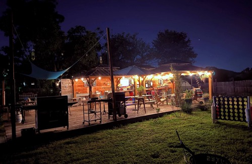 Dunlap House | Dale-Vintage Glamping at Winery Near Sequoia