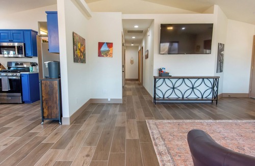 Cornville House | Dark Sky Ranch Home + Casita, Sauna, Hot Tub, King Beds, BBQ, Mountain Views!