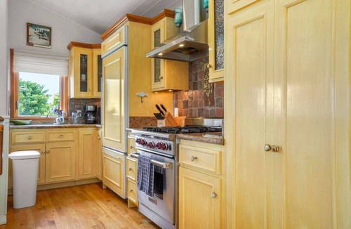 Del Mar House | Darling Beach Cottage, Ocean Views, central