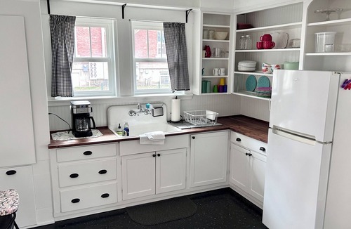 Union Cottage | Darling Bungalow Retreat in Downtown Union, Oregon - Welcome!