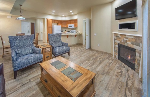 Genoa Condo | David Walley's Resort, 2br suite, Saturday check-in