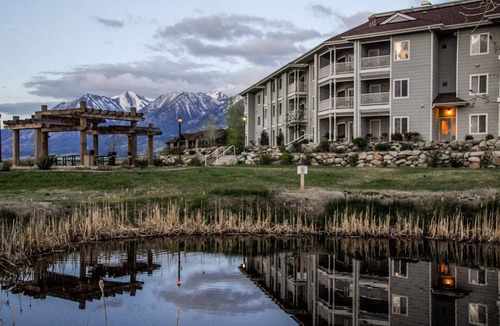 Genoa Condo | David Walley's Resort, studio unit, Saturday check-in