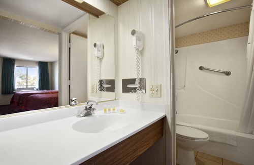 Gilroy Hotel | Days Inn by Wyndham Gilroy