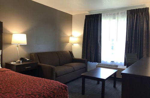 Gresham Hotel | Days Inn & Suites by Wyndham Gresham