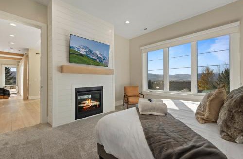 Heber House | Deer Valley views sleeps 16 hot tub deck gym