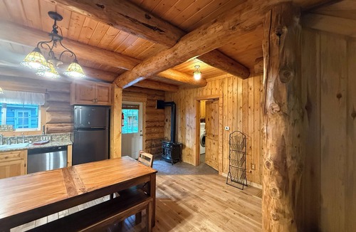 Enterprise Cabin | Dei's Place built for the whole family.