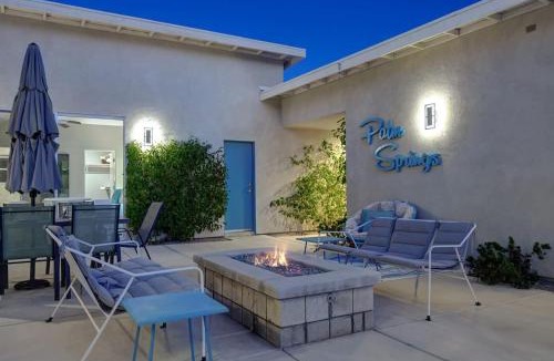Desert Park Estates House | Deja Blue - Alice Lodging