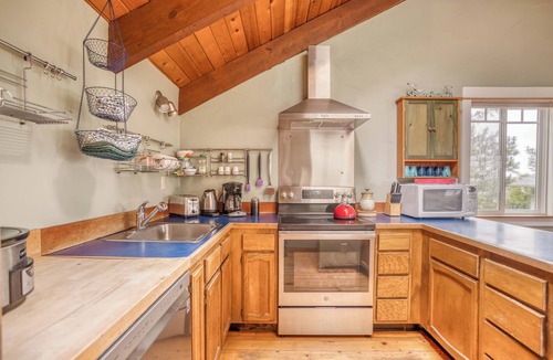 Tolovana Park House | Delightful, Custom 3-Story Beauty Has Haystack Rock Views, 1 Block from Beach!