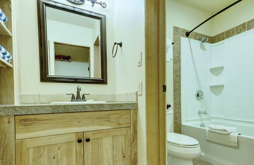 Bend Resort | Deluxe 1 Bedroom at the Inn at Seventh Mountain Resort