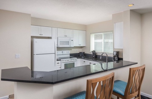 Logsden Resort | Depoe Bay | Family Coastal Stay | Pool + Hot Tub | 2BR