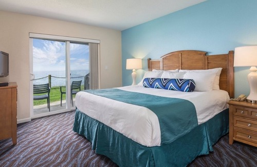 Logsden Resort | Depoe Bay | Family Coastal Stay | Pool + Hot Tub | 2BR
