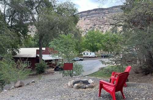 Madras Apartment | Deschutes River Fly Shop & Camp, River View Cabin Rental