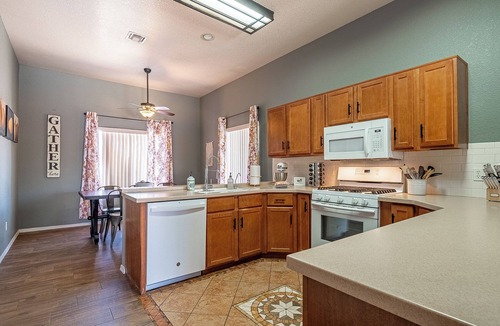 Desert Foothills House | Desert Get-Away, with 2 King beds and 2 Twins!