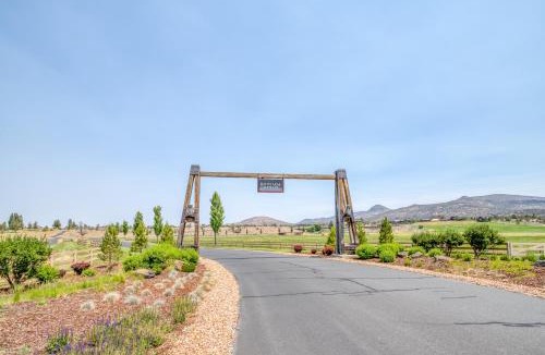 Powell Butte House | Desert Oasis at Brasada