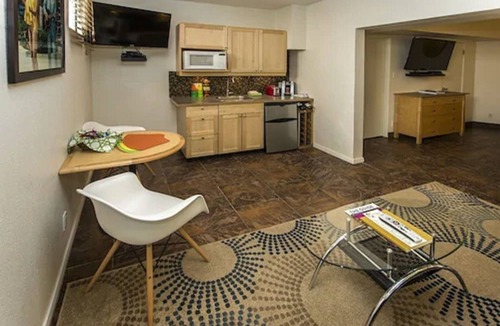 Tahquitz River Estates Hotel | Desert Riviera Hotel- A Town & Desert Boutique Hotel