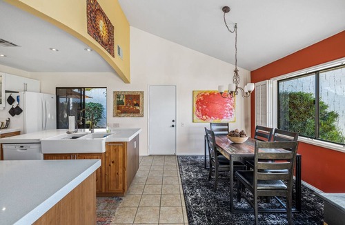 Sunrise Park Condo | Designer 2br Condo -gated community - private rear garden- front mountain views