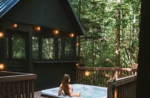 Skykomish Cabin | Designer A-Frame · Forest Hot Tub · Fire Pit