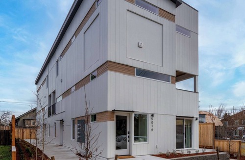 Alberta Arts District House | Designer Townhome in Alberta Arts + In-Law Suite