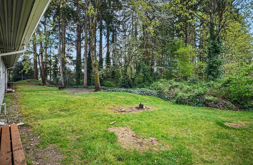 Tillicum Condo | Desirable Haven-Close to JBLM & Hospital, Sleeps 6 & Pet Friendly
