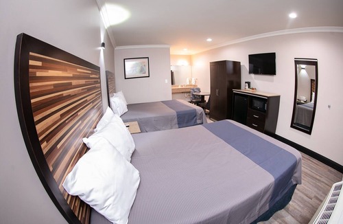 Bell Hotel | Diamond Bell Inn & Suites