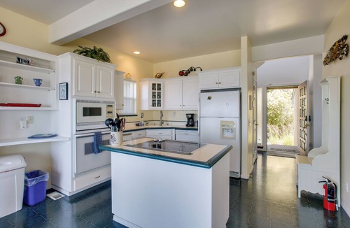 Diamond Point House | Direct Beach Access! Quiet Diamond Point Retreat
