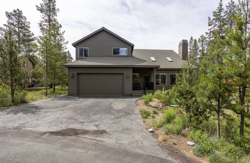 Deer Park House | DIXI02 - Great Home, AC, Dog Friendly, Hot Tub
