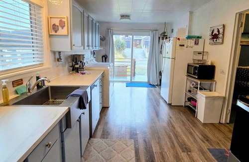 Rockaway Beach House | Dog Friendly Beach Cottage 1/2 block to BEACH! 3 Bedrooms, Firepit & Fenced yard