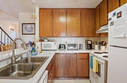 Carnelian Woods Condo | Dog-Friendly Carnelian Woods Lake View Condo