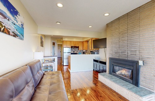 Lincoln City House | Dog-Friendly Condo with Beach Access & Ocean Views from Private Balcony