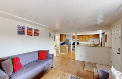 Newport Condo | Dog-friendly duplex in the Heart of Nye beach near the beach & downtown