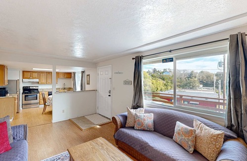 Newport Condo | Dog-friendly duplex in the Heart of Nye beach near the beach & downtown