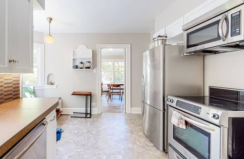 Hosford-Abernethy House | Dog-friendly home in prime SE Portland location - walk to Division/Hawthorne