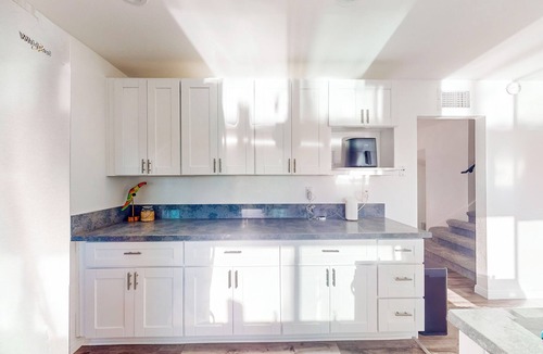 Del Cerro House | Dog-Friendly Home: Saltwater Pool, Fire Pit, Games