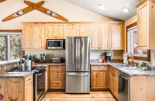 Overlook Park House | Dog-friendly home with private hot tub pool access & central AC - SHARC passes