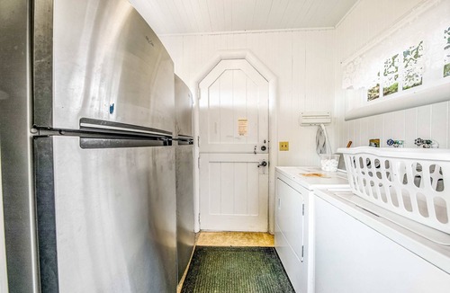 Gearhart House | Dog-Friendly Home with Sea Views on Little Beach and Half-Mile to the Ocean