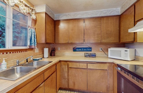 Florence House | Dog-friendly lakefront home w/convenient location & private deck
