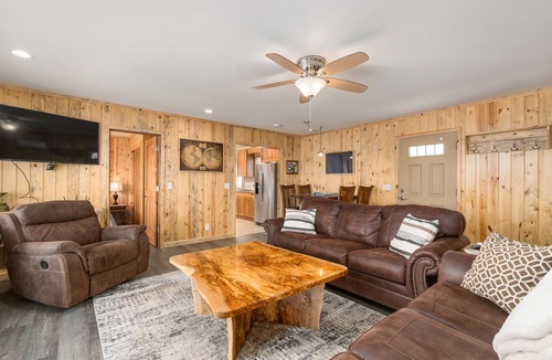 Cathlamet House | Dog Friendly Puget Island Home on the Columbia River. Secure Private Moorage!